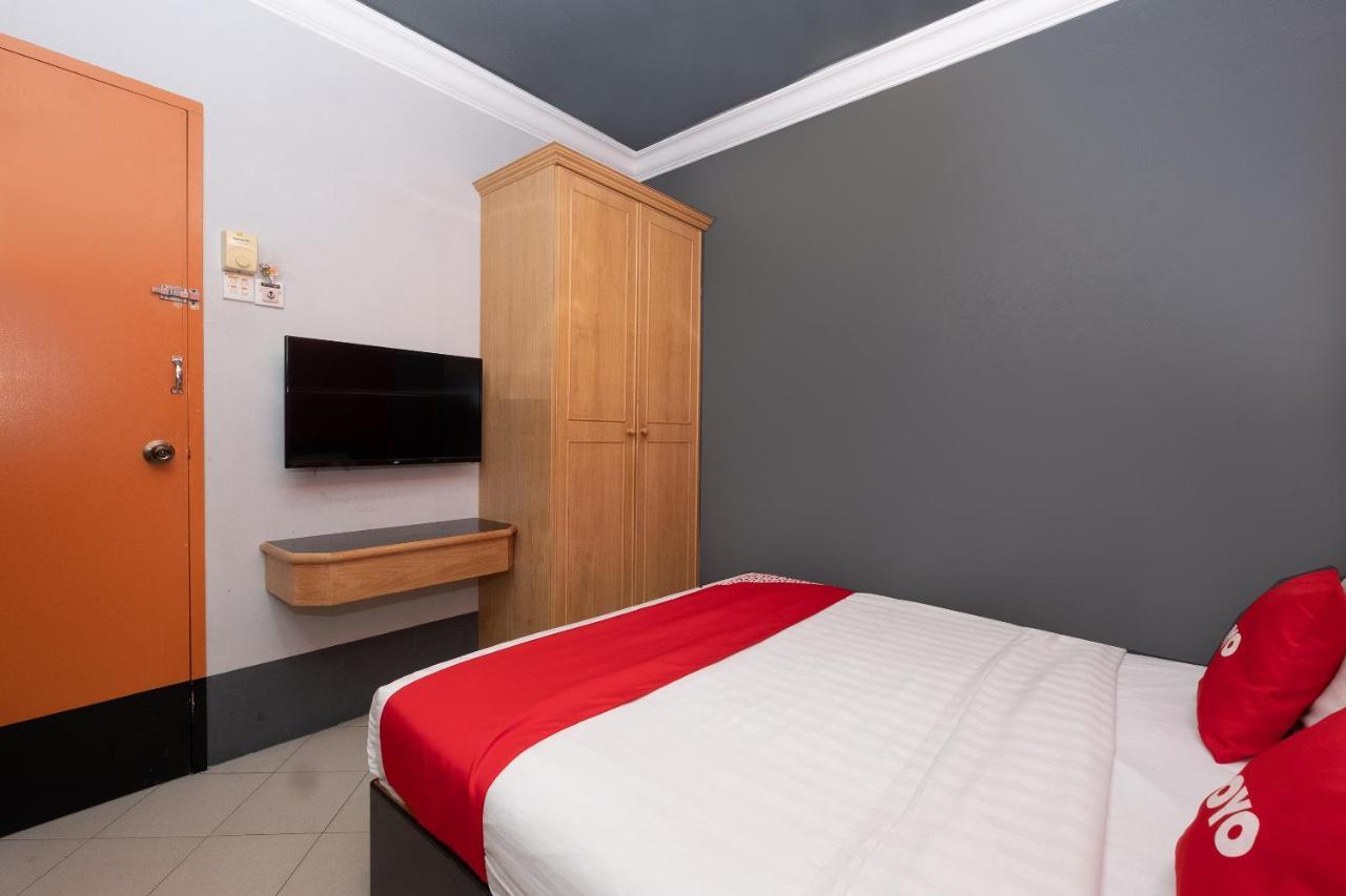 טלוק אינטן Oyo 90050 V Hotel מראה חיצוני תמונה