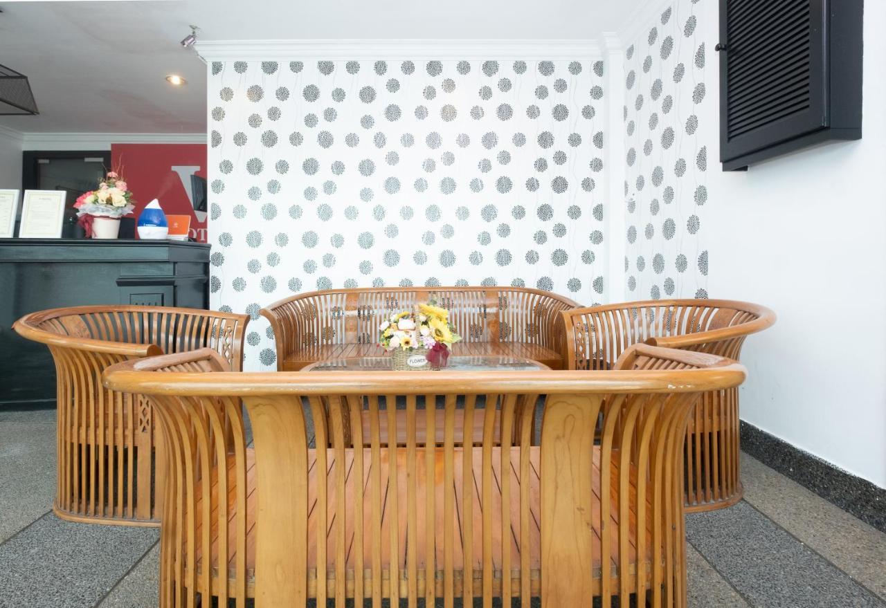 טלוק אינטן Oyo 90050 V Hotel מראה חיצוני תמונה