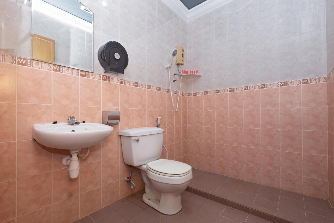 טלוק אינטן Oyo 90050 V Hotel מראה חיצוני תמונה