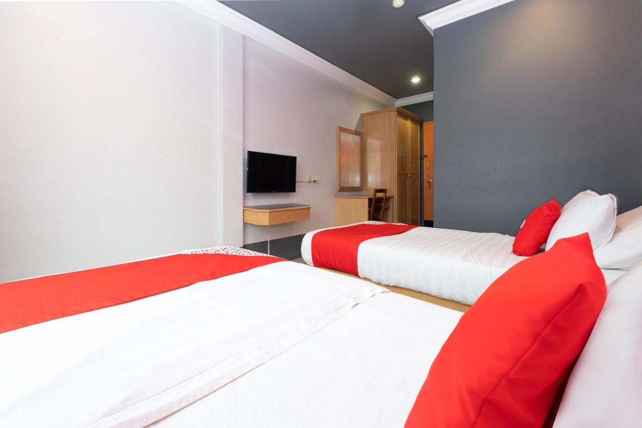 טלוק אינטן Oyo 90050 V Hotel מראה חיצוני תמונה