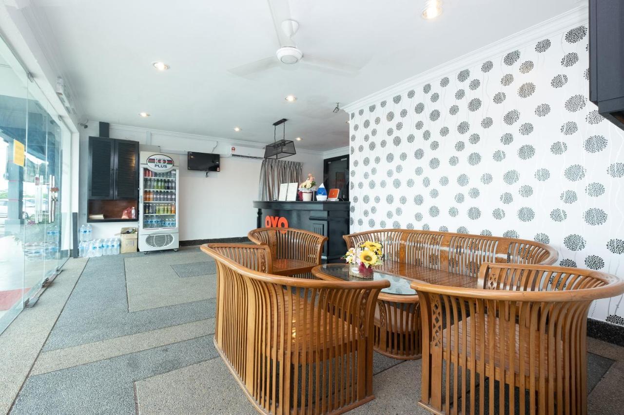 טלוק אינטן Oyo 90050 V Hotel מראה חיצוני תמונה