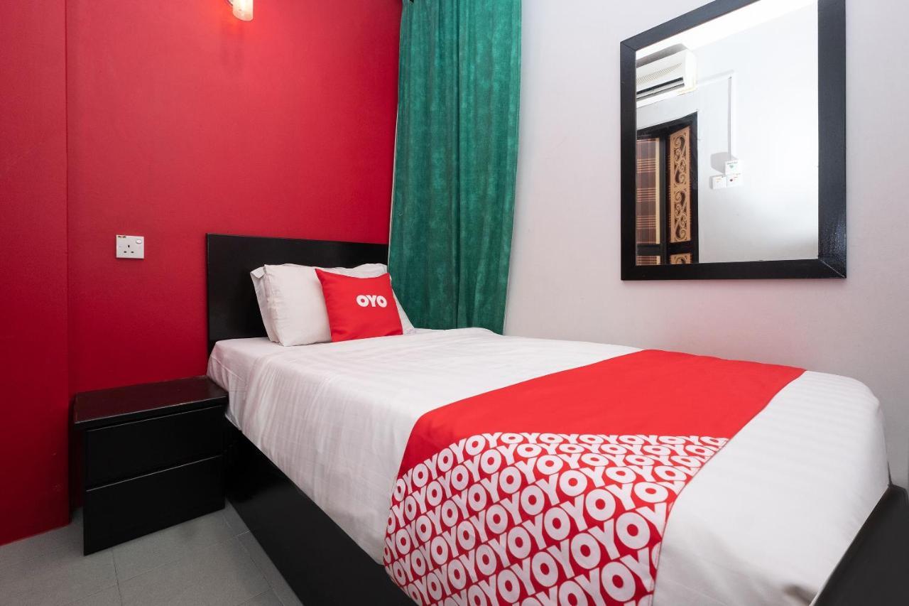 טלוק אינטן Oyo 90050 V Hotel מראה חיצוני תמונה