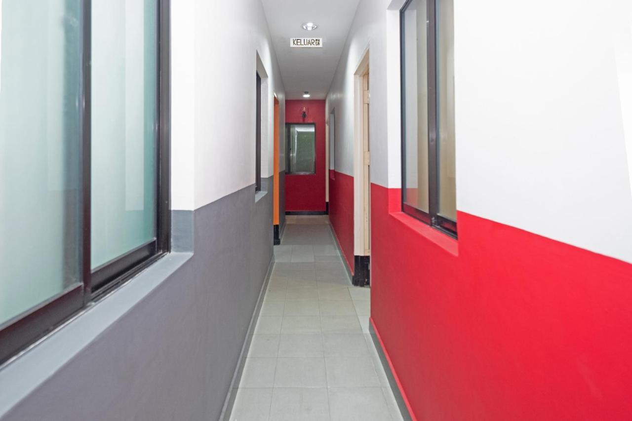 טלוק אינטן Oyo 90050 V Hotel מראה חיצוני תמונה