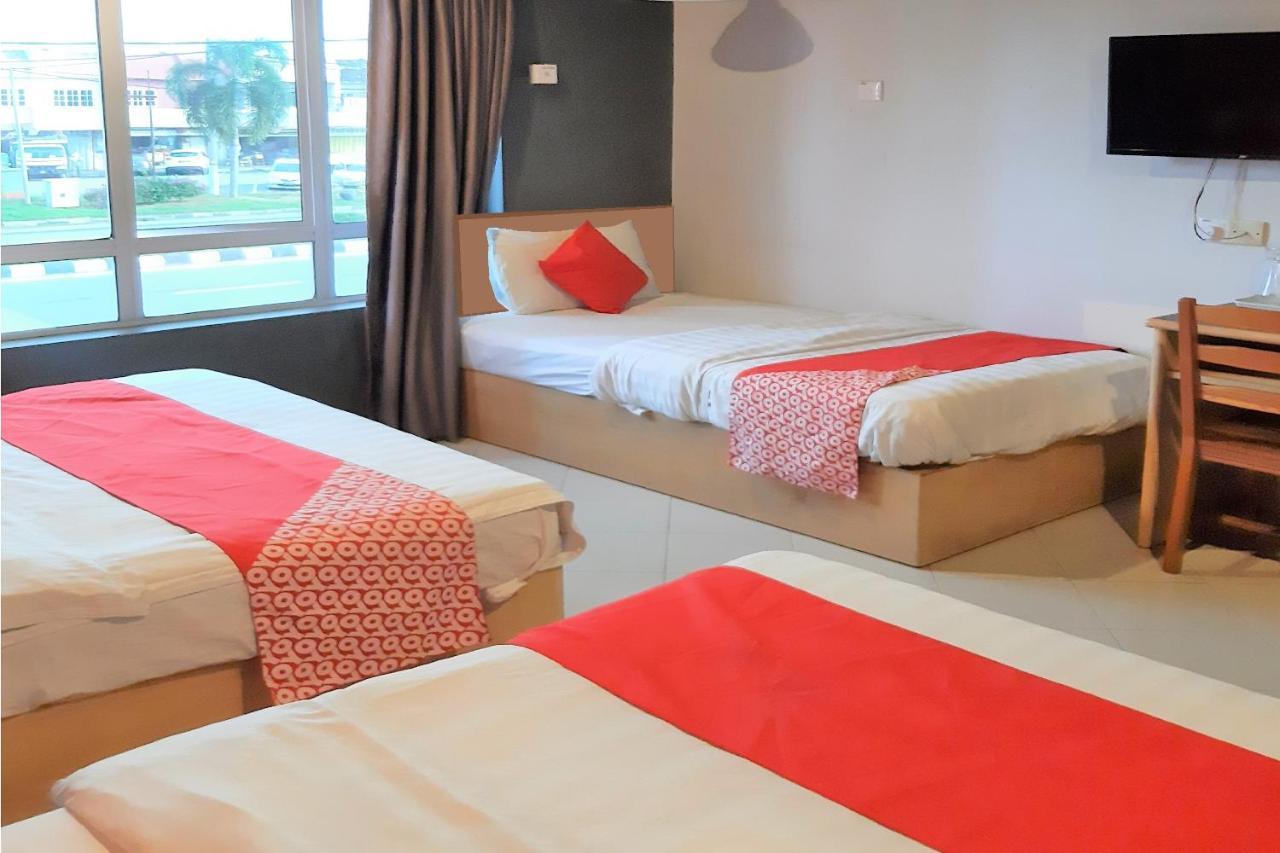 טלוק אינטן Oyo 90050 V Hotel מראה חיצוני תמונה